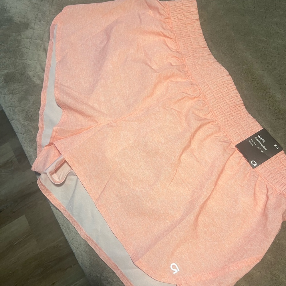 Women’s Gap Fit peach XXL shorts. NWT!